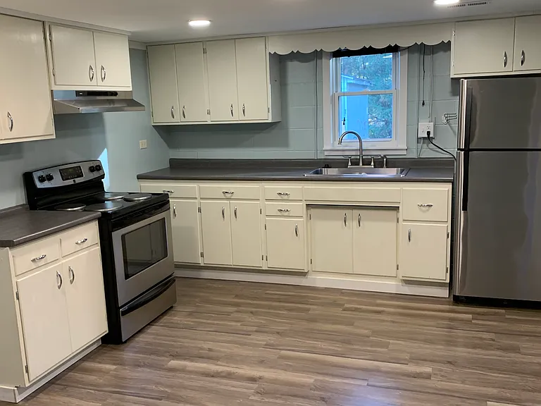 615 Grace St — Photo 4