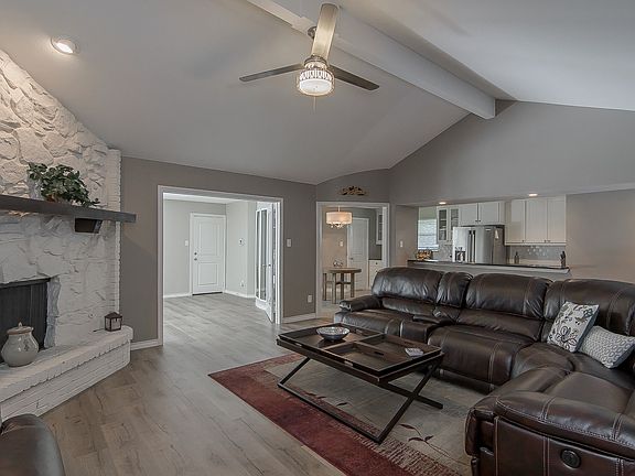 3rd image of 2536 Indian Hills Dr