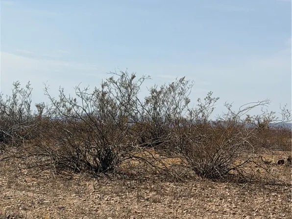2661 S Muscovite Road, Golden Valley, AZ 86413