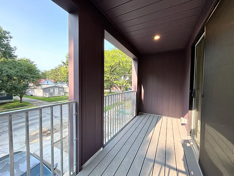1003 E Washington St — Photo 35