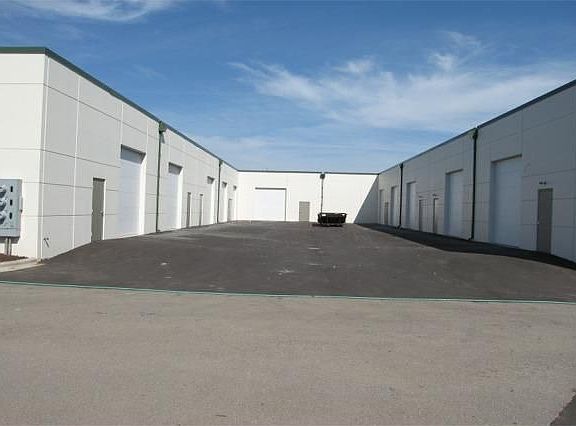 4th image of 700 Veterans Pkwy Unit 210