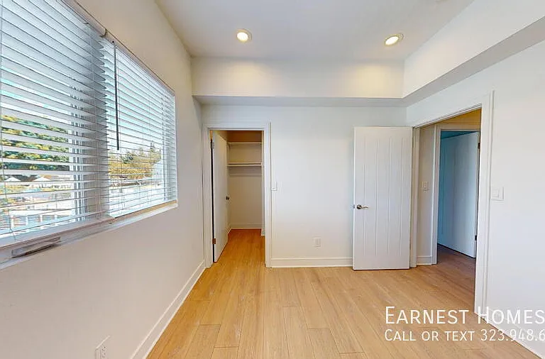 147 1/2 Roselake Ave — Photo 16