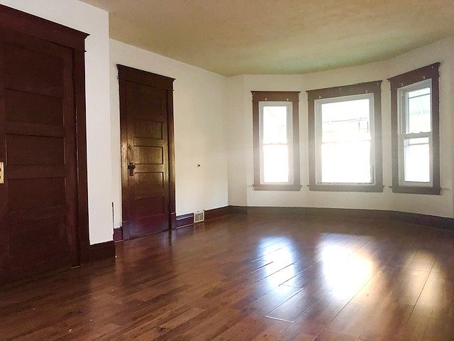 1st image of 194 Claremont Ave #2