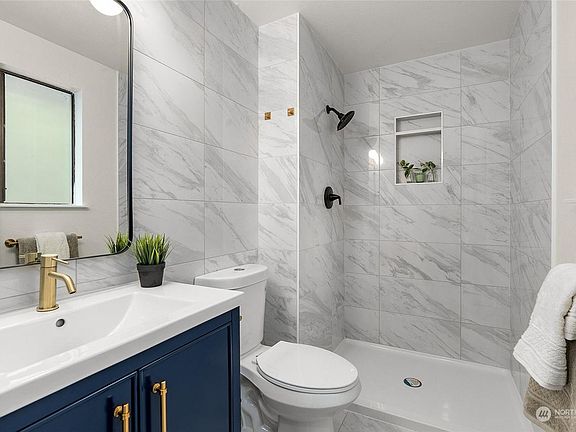 3rd image of 19382 68th St E