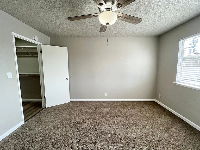 Cedar Apartments — Photo 7