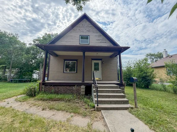 609 N Edmunds St, Mitchell, SD 57301