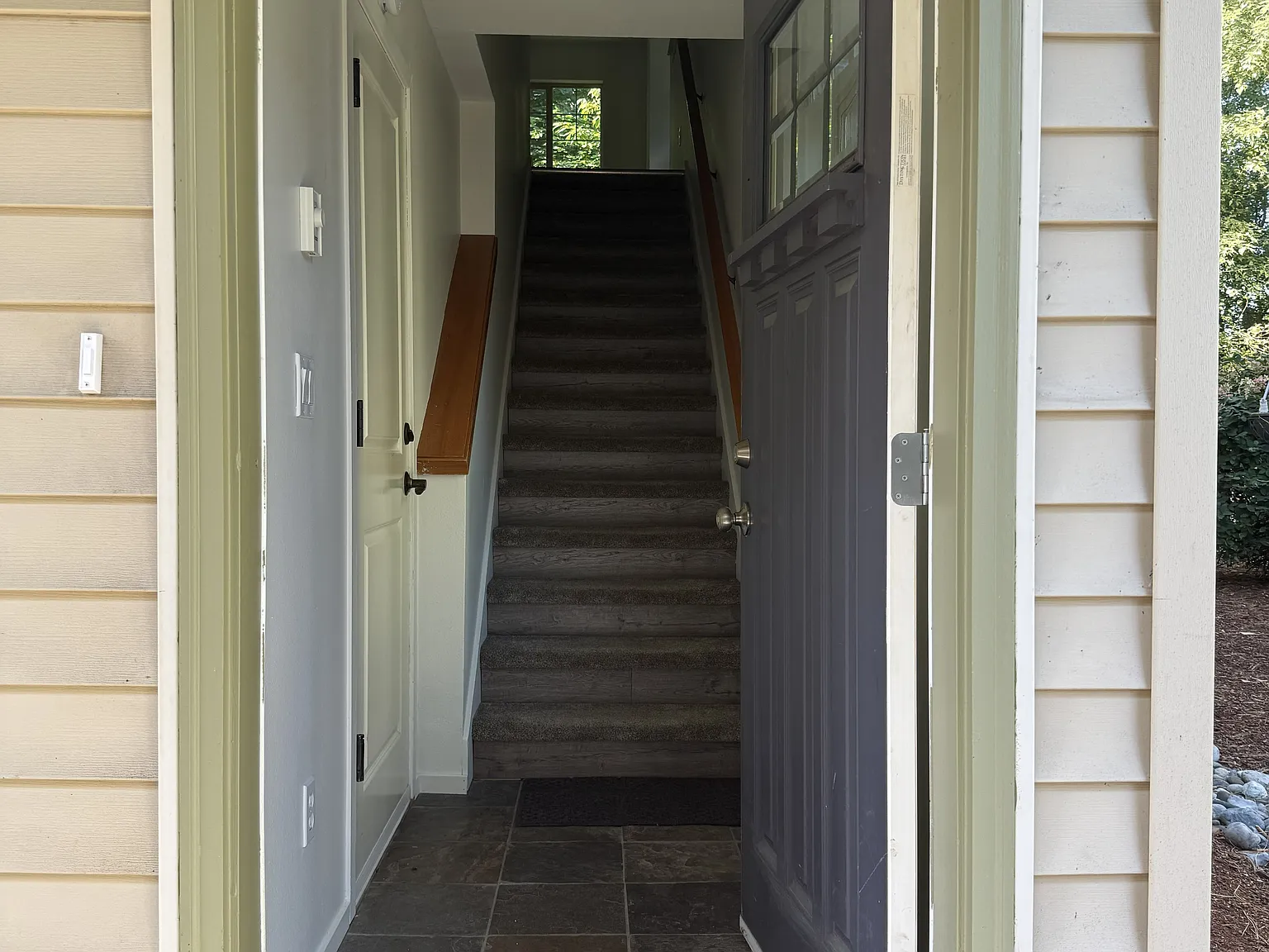 3 bed, 1453 sqft, $2,000 — Photo 2