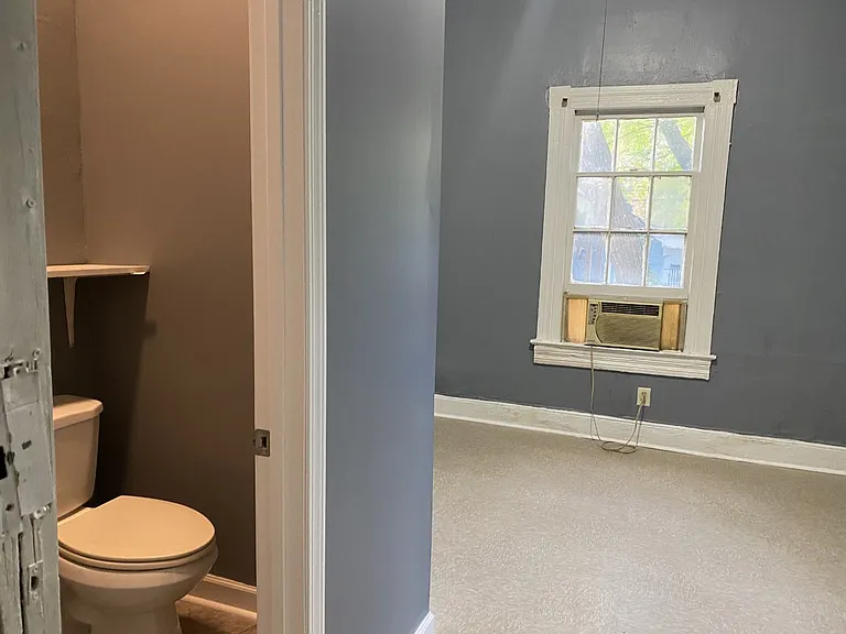 565 10th St NW — Photo 3