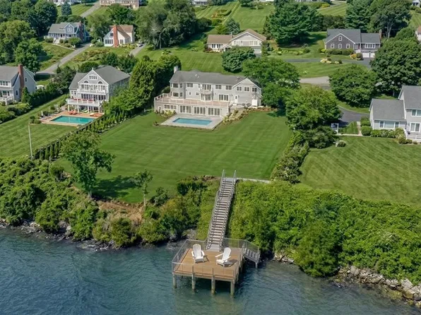 125 Heidi Dr, Portsmouth, RI 02871