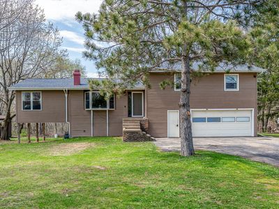 1988 Geneva Hills Rd, Muscatine, IA, 52761