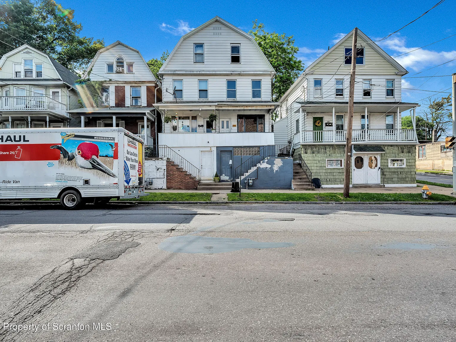 3 bed, 1.0 bath, 1500 sqft, $1,400 — Photo 2