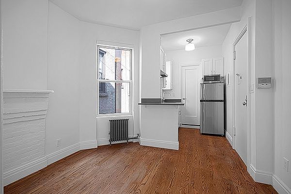 1st image of 1422 3rd Ave APT 5C