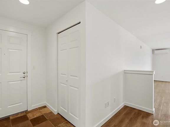 5th image of 823 Davis Place S #104