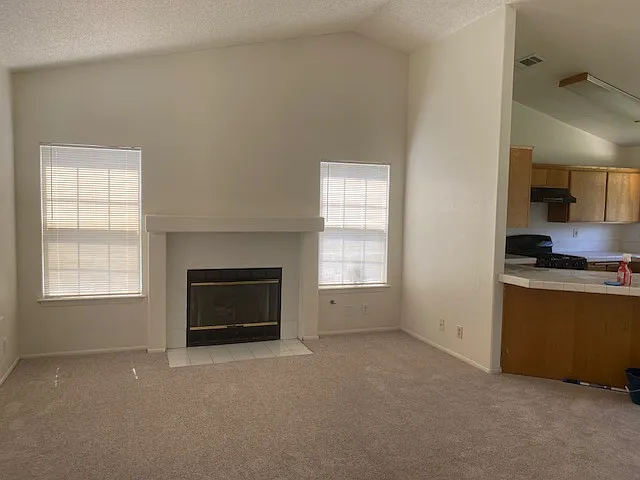3 bed, 1222 sqft, $1,950 — Photo 2
