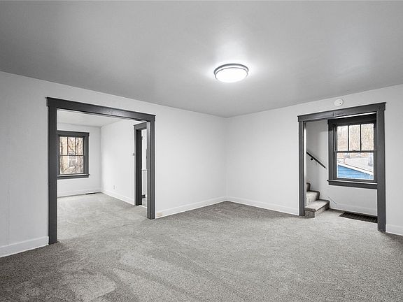 4th image of 927 Lynn Ave