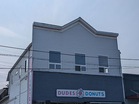 3rd image of 632 Bay St #200