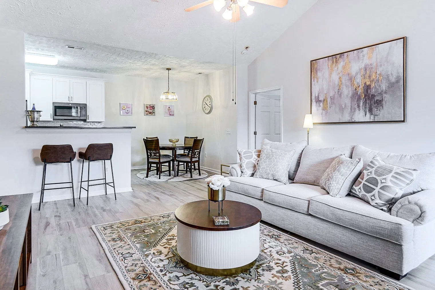 3 bed, 2.0 bath, 1528 sqft, $2,386 — Photo 1