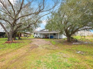 8211 County Road 121, Rosharon, TX 77583