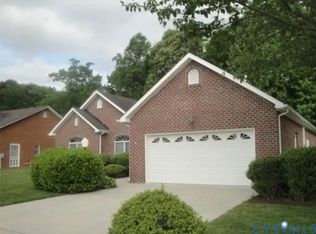 515 Cobblestone Dr, Hopewell, VA 23860