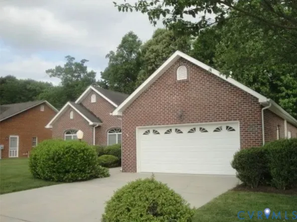 515 Cobblestone Dr, Hopewell, VA 23860