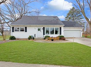 321 Poplar St, Wrightstown, WI 54180
