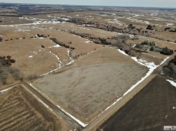 E Plum Rd, Wymore, NE 68466