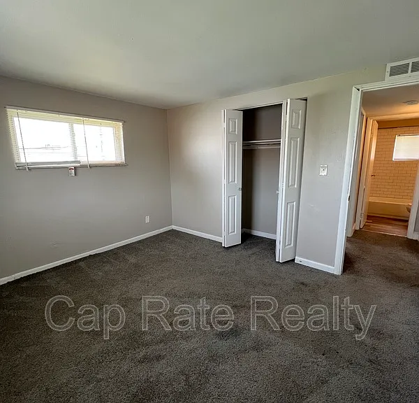 3632 Cushing Dr #D — Photo 2