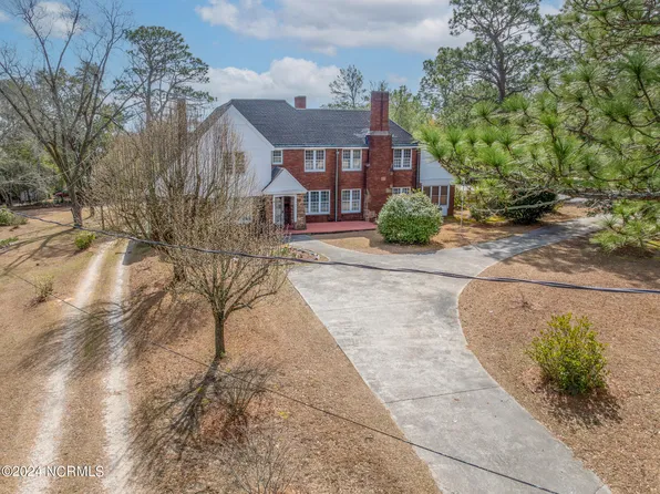 309 Entwistle Street, Hamlet, NC 28345