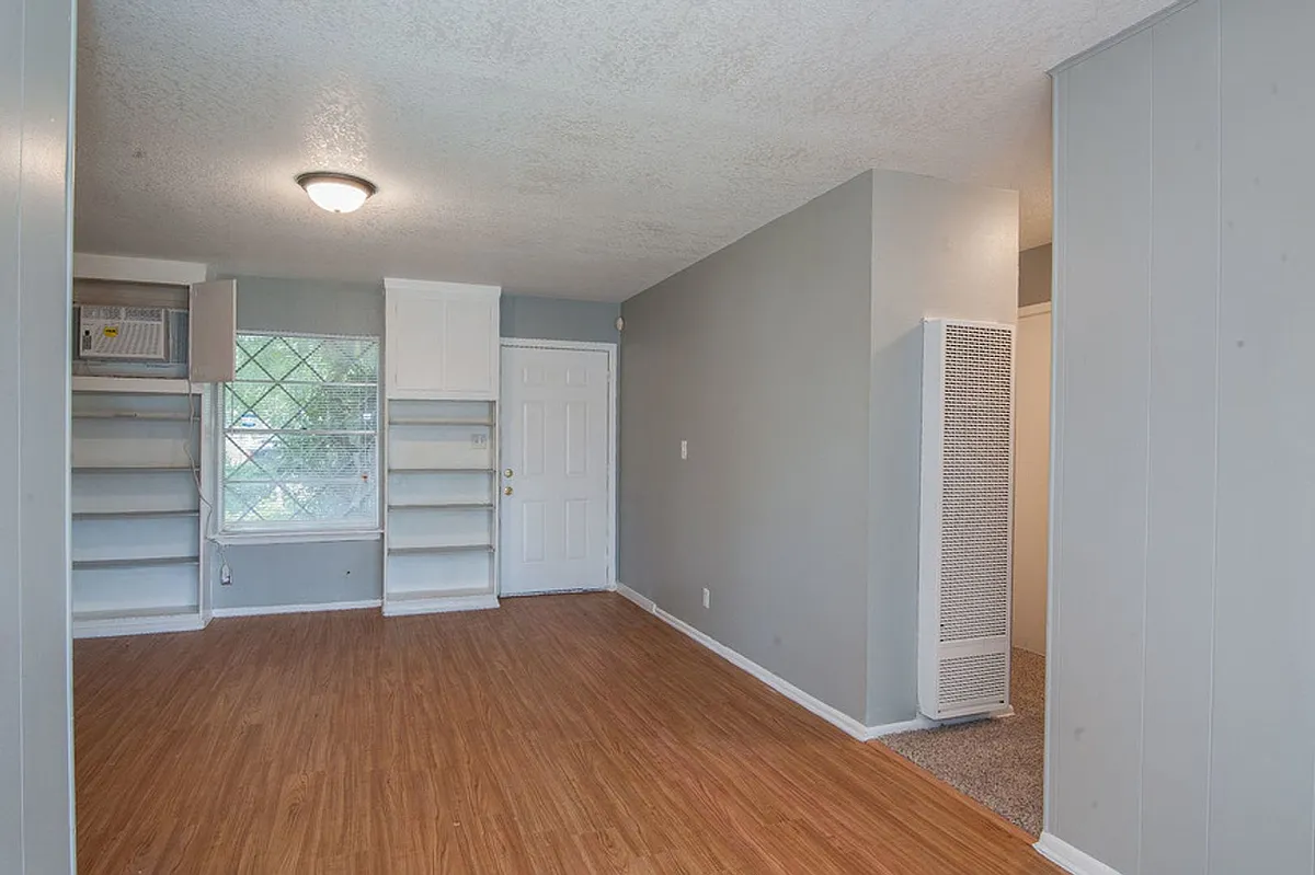 Building Photo - 8730 Easy Valley St