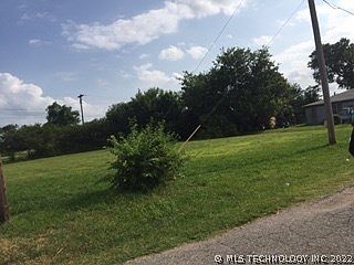 2nd image of E 32nd Pl