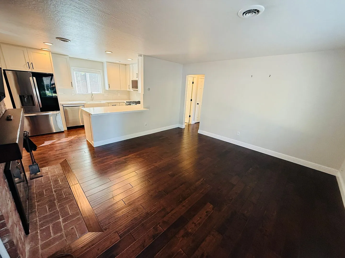 Beautiful 3 bed 1 bath house for rent in South Lake Tahoe — Photo 3