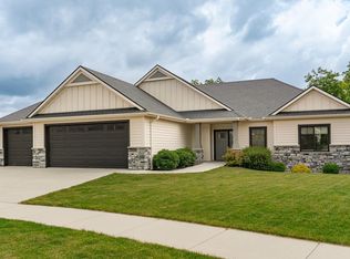 4338 Stone Crest Ln NE, Rochester, MN 55906