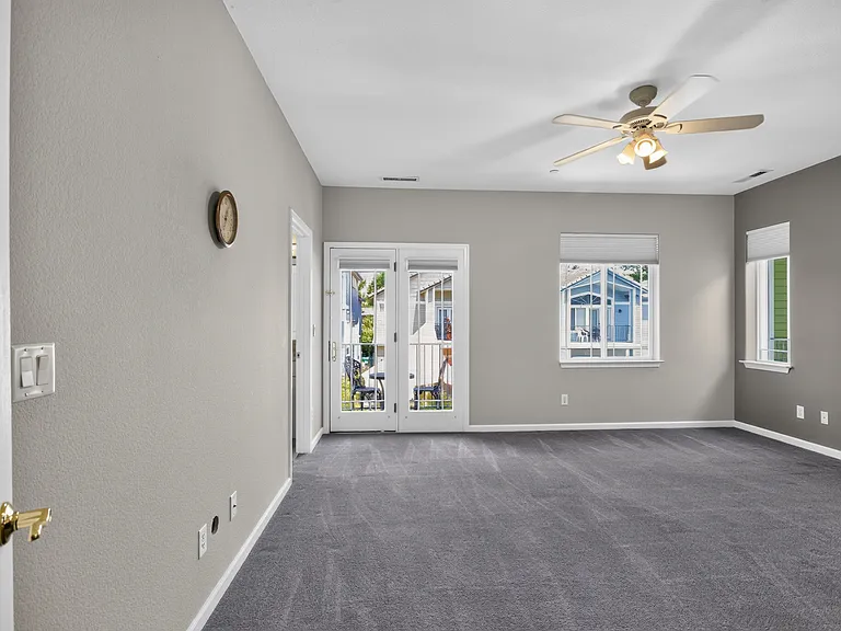 Masterbedroom- Canal View