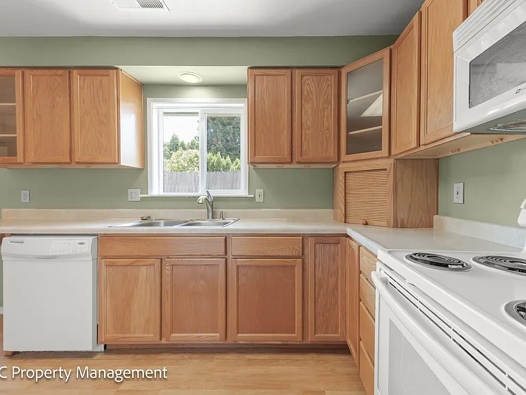 4780 Cody Ave — Photo 14
