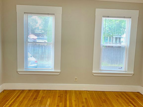 4th image of 12 Walter St