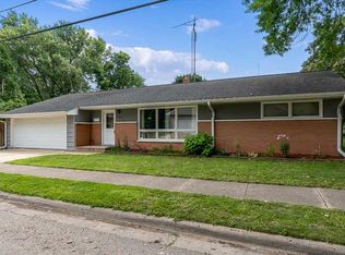 3805 Buckingham Dr, Rockford, IL 61107