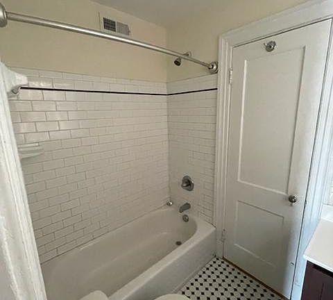 4th image of 3402 Park Ave APT 4