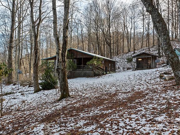 2nd image of 1571 Roaring Fork Rd