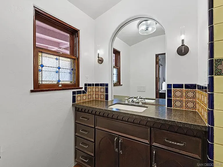5494 Adams Ave — Photo 16