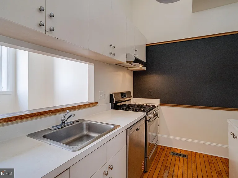 821 S Sharp St — Photo 8