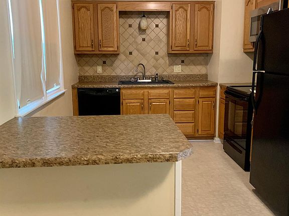 4th image of 4423 Hillcrest Dr Lot 4