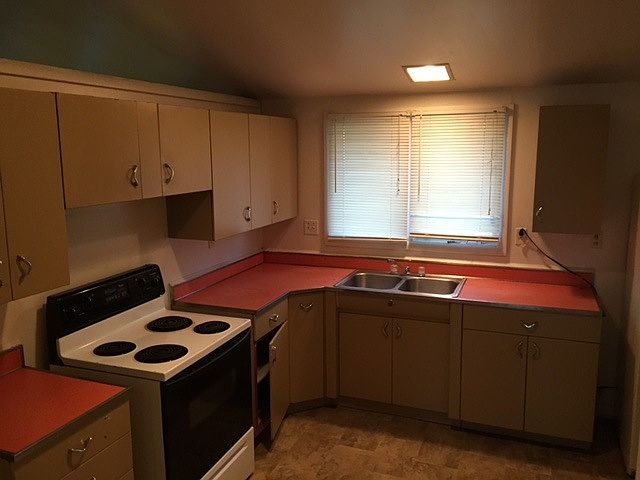 2nd image of 1404 Crescent Dr
