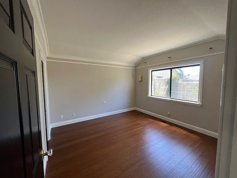 660 Helen Dr — Photo 16