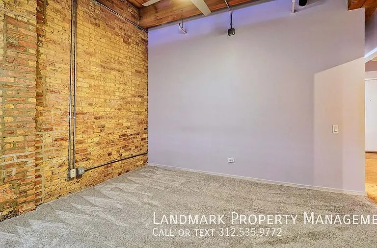 375 W Erie St #403 — Photo 16