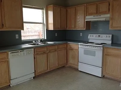 Available 09/24/26. Inviting floor plan! — Photo 3