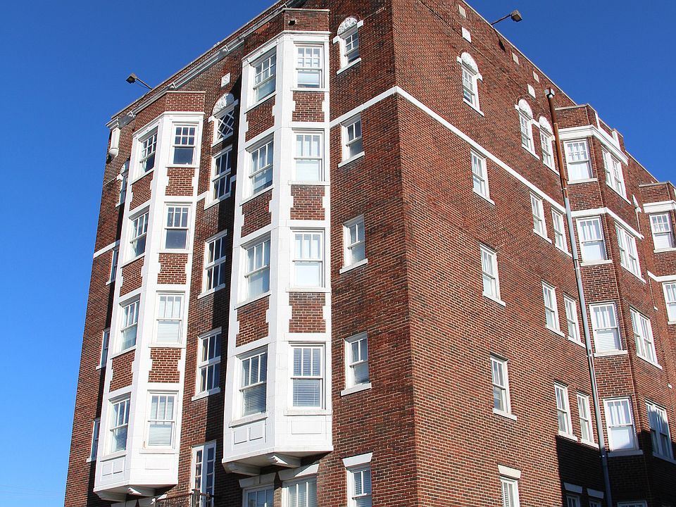 1st image of 230 E 9th St APT 308