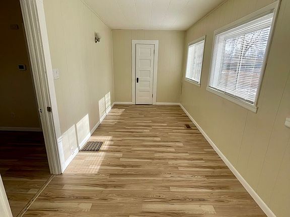 5th image of 407-409 Swope Ave