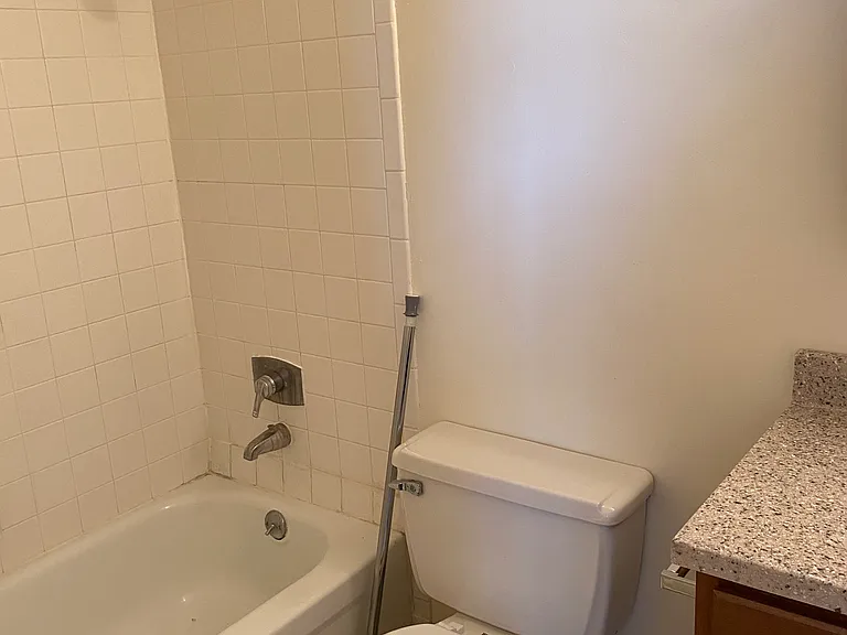 1252 Meadowview Dr — Photo 9