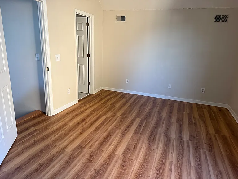 522 Bellmore Pl — Photo 4