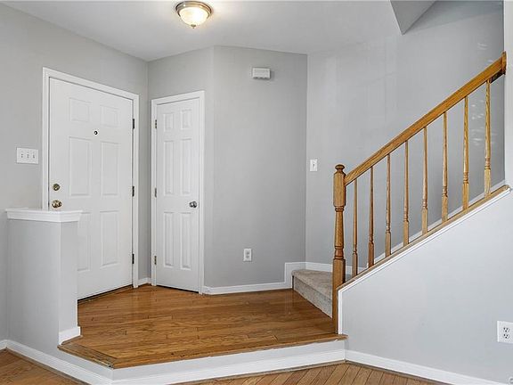 3rd image of 2929 Thistlebrook Ln #2929